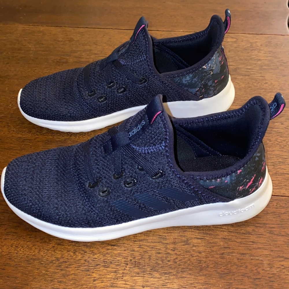 Womens Adidas cloud foam sneakers